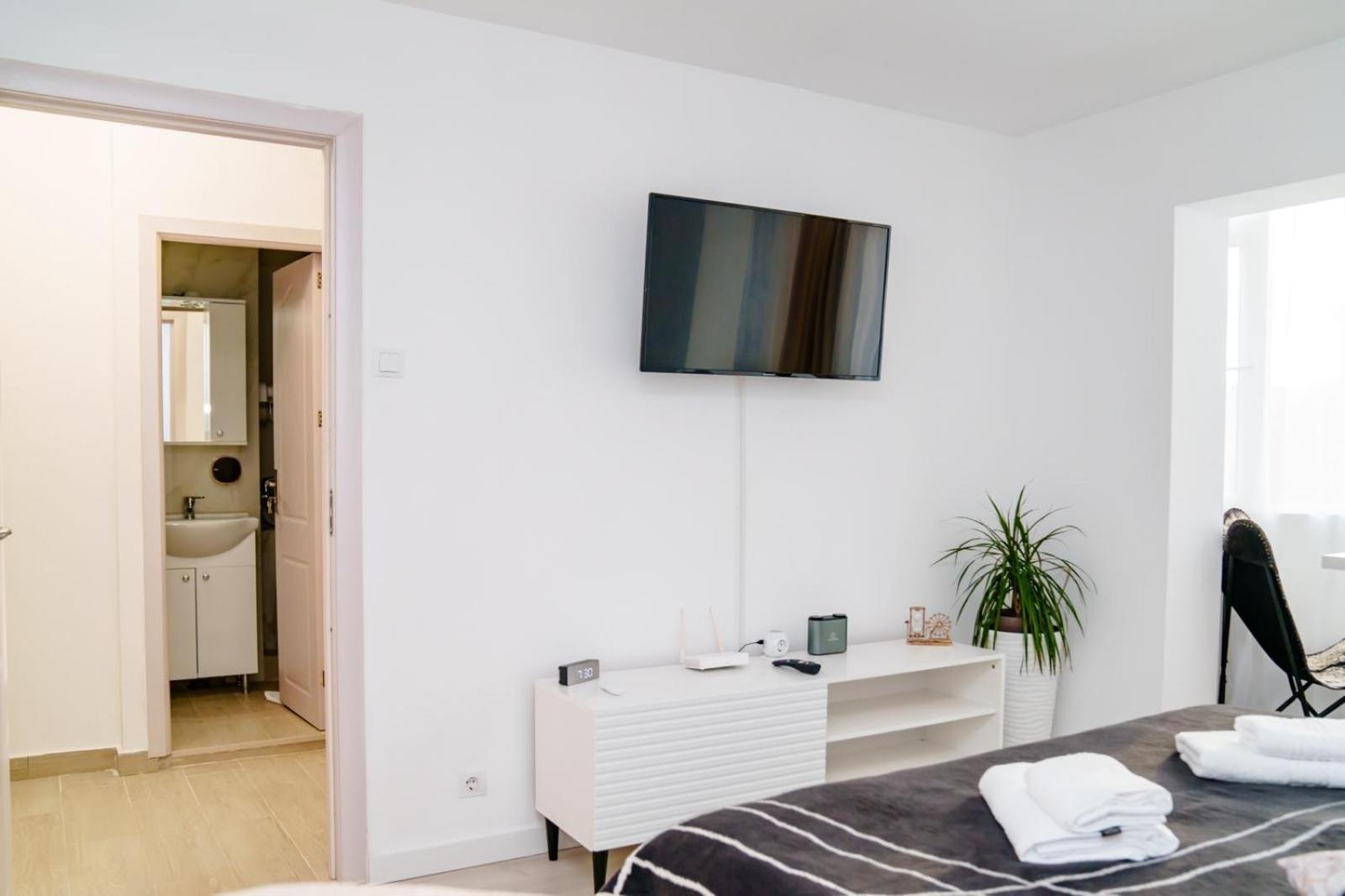 Appartamento Studio Lounge Craiova Esterno foto